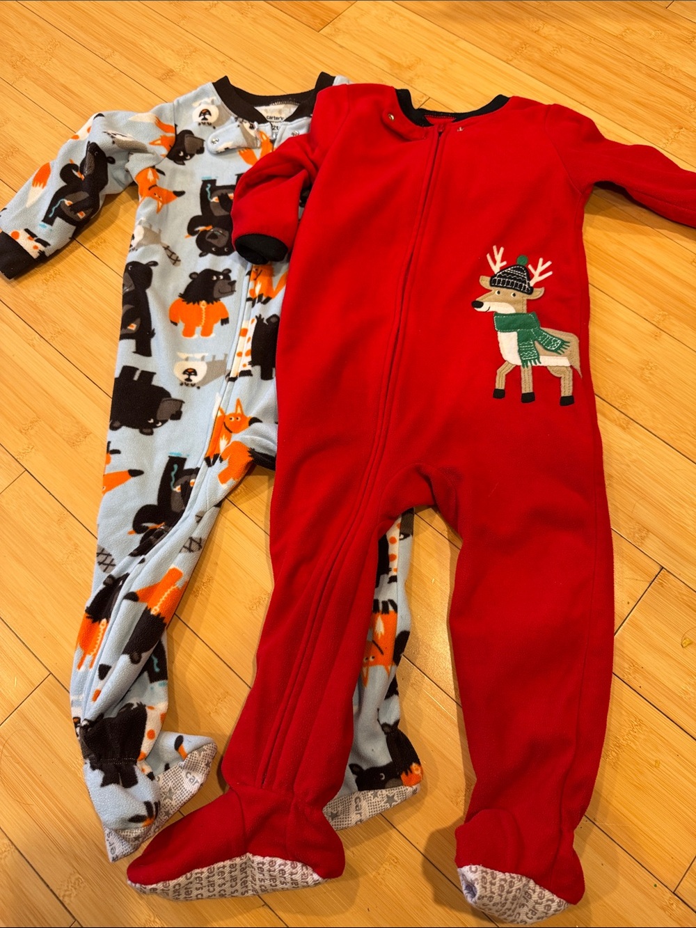 LIKE NEW! BUNDLE! 2! Carter’s Kids Toddler Assorted One Piece Fleece Pjs Sz 2T